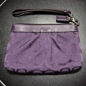 Coach Classic Design Iconic C Pattern Elegant Purple Wristlet